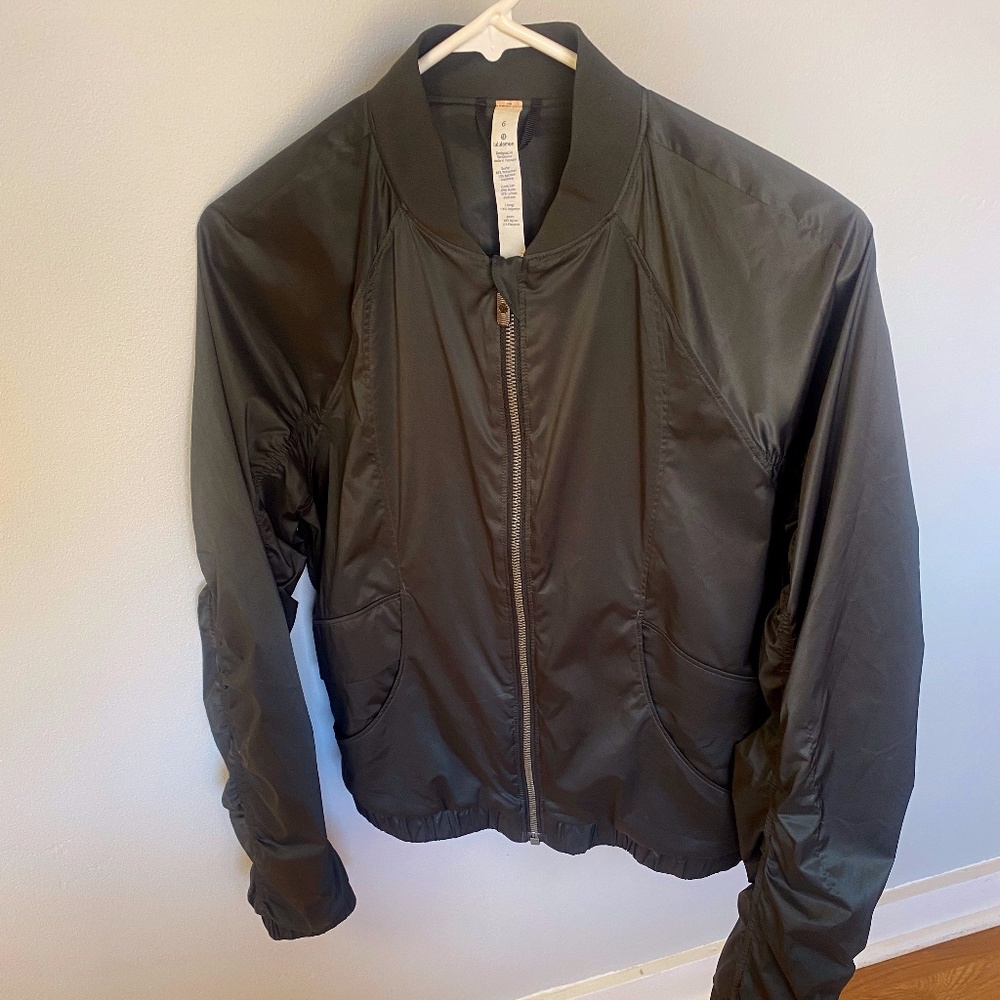 Lululemon Non Stop Bomber • 6